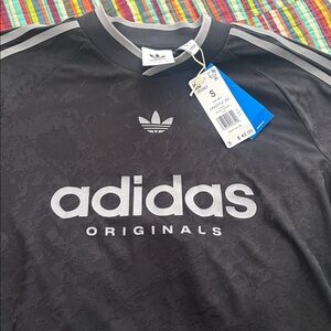 adidas Black Short-Sleeve Originals Logo lifestyle, jersey size small nwt